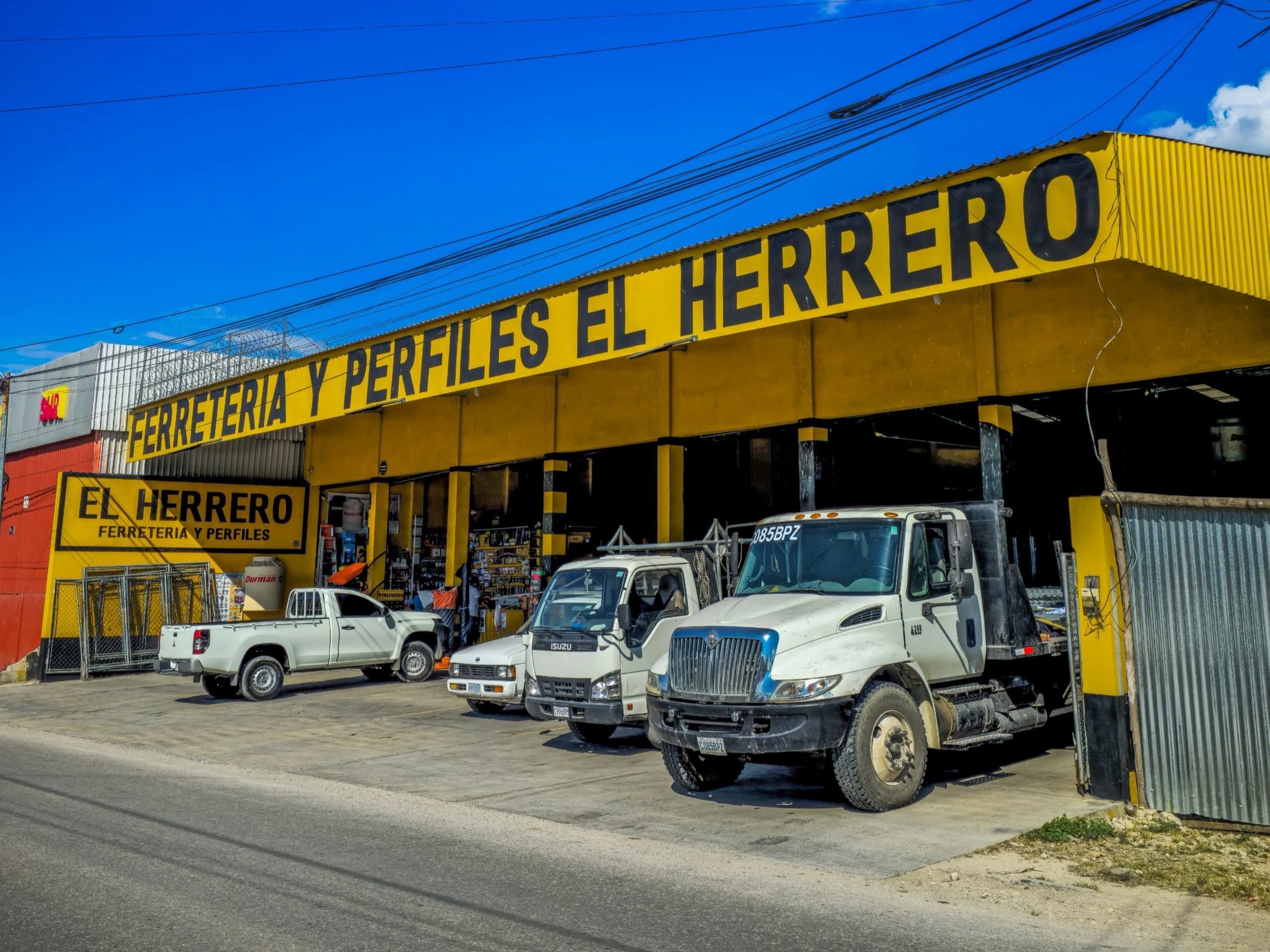 Fachada de sucursal El Porvenir